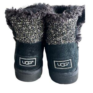 UGG Tweed Ankle Boots Women’s 7 Black Bouclé Fur Lined Winter Boots